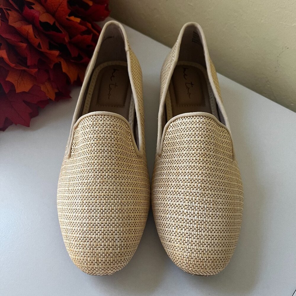ME TOO Brand Corey Shoes Loafers Flats in Natural, Size 9M, NEW w/box
